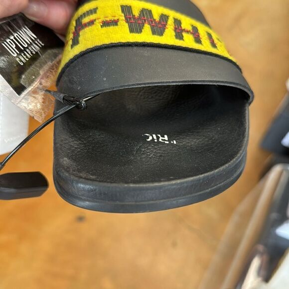 Off white slides - Picture 3 of 4